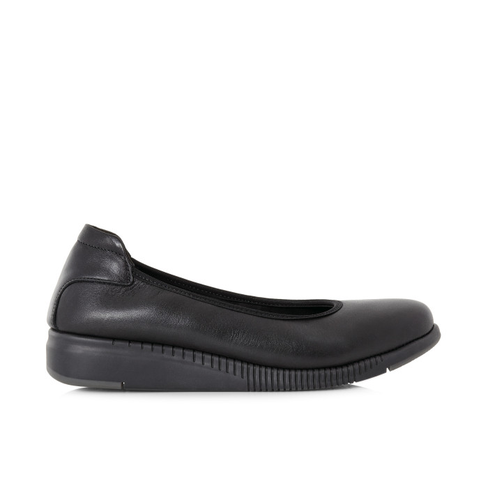 sho Green Cross 51995 Flat Slip-On Pump