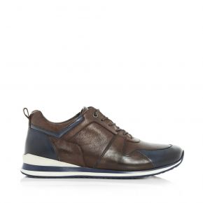 71946 Flat Lace-Up Sneaker